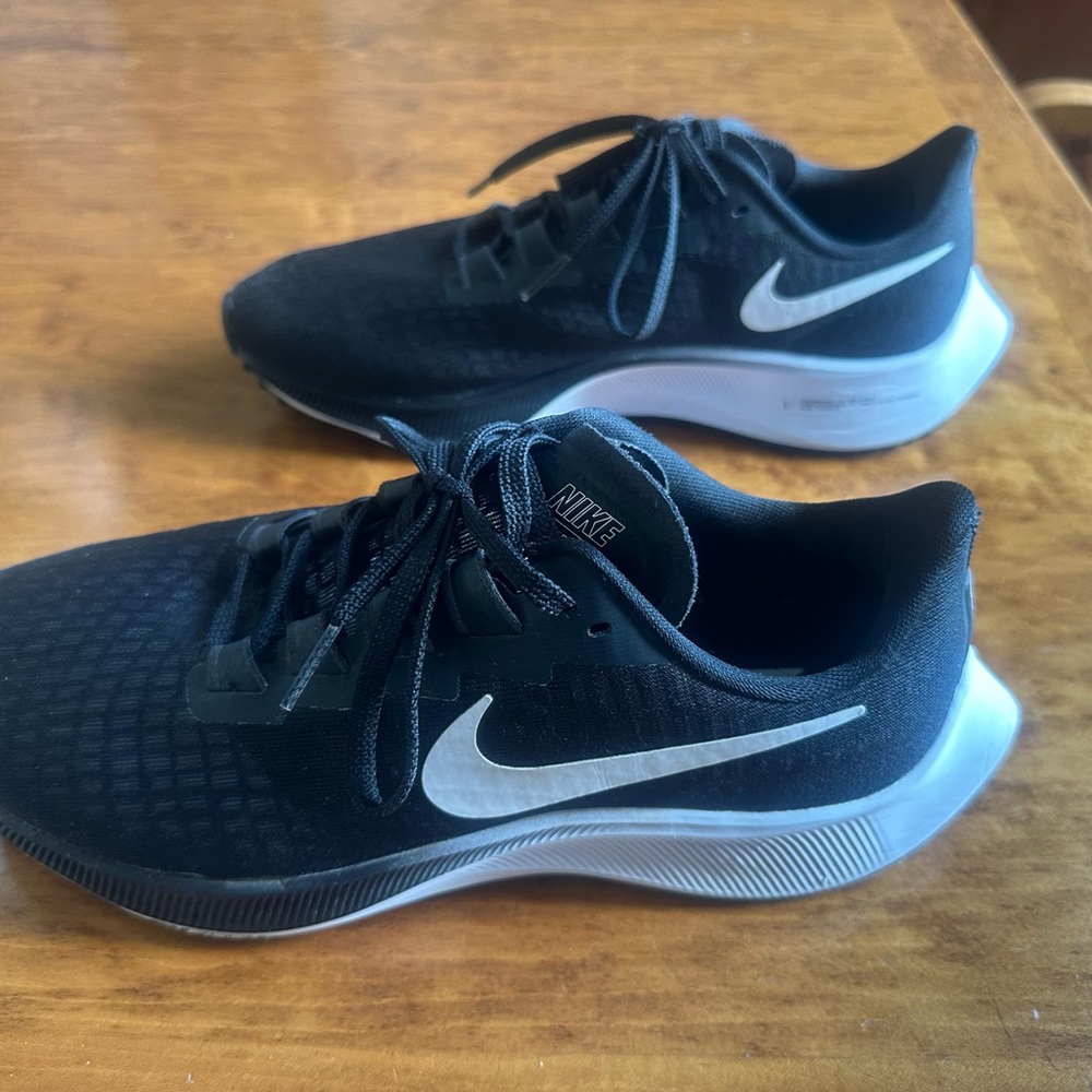 New Women’s Black NikeZoom athletic shoes